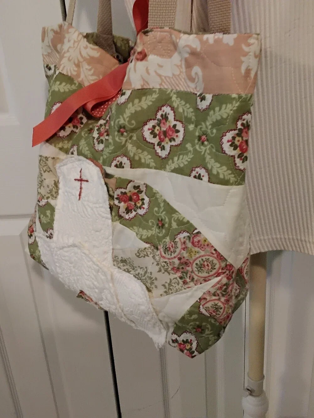 4048 Large Handcrafted Church Applique Quilt Floral Tote Bag with Coral Accent